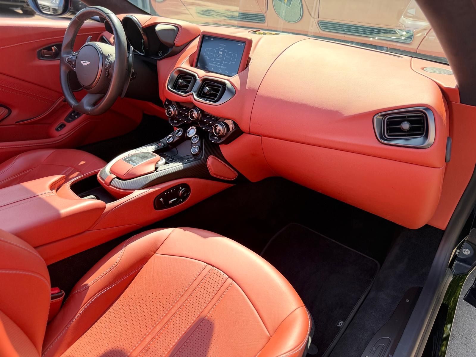 Fahrzeugabbildung Aston Martin V8 VANTAGE 4.0 V8 ROADSTER*UNFALLFREI*LED*360°*