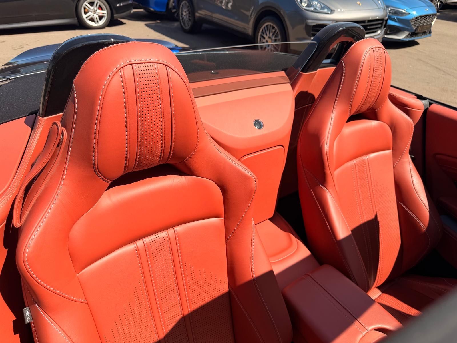 Fahrzeugabbildung Aston Martin V8 VANTAGE 4.0 V8 ROADSTER*UNFALLFREI*LED*360°*