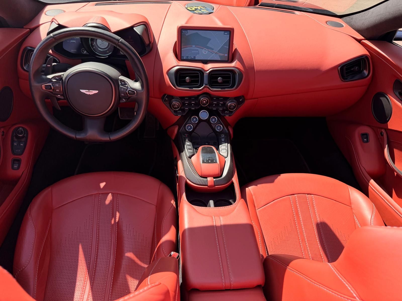 Fahrzeugabbildung Aston Martin V8 VANTAGE 4.0 V8 ROADSTER*UNFALLFREI*LED*360°*