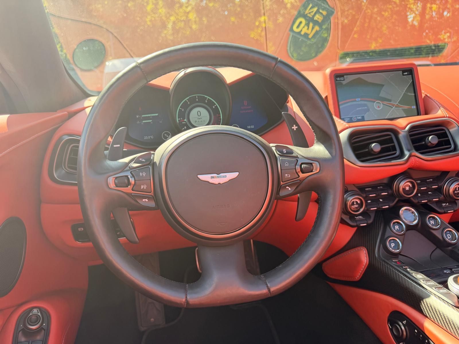 Fahrzeugabbildung Aston Martin V8 VANTAGE 4.0 V8 ROADSTER*UNFALLFREI*LED*360°*