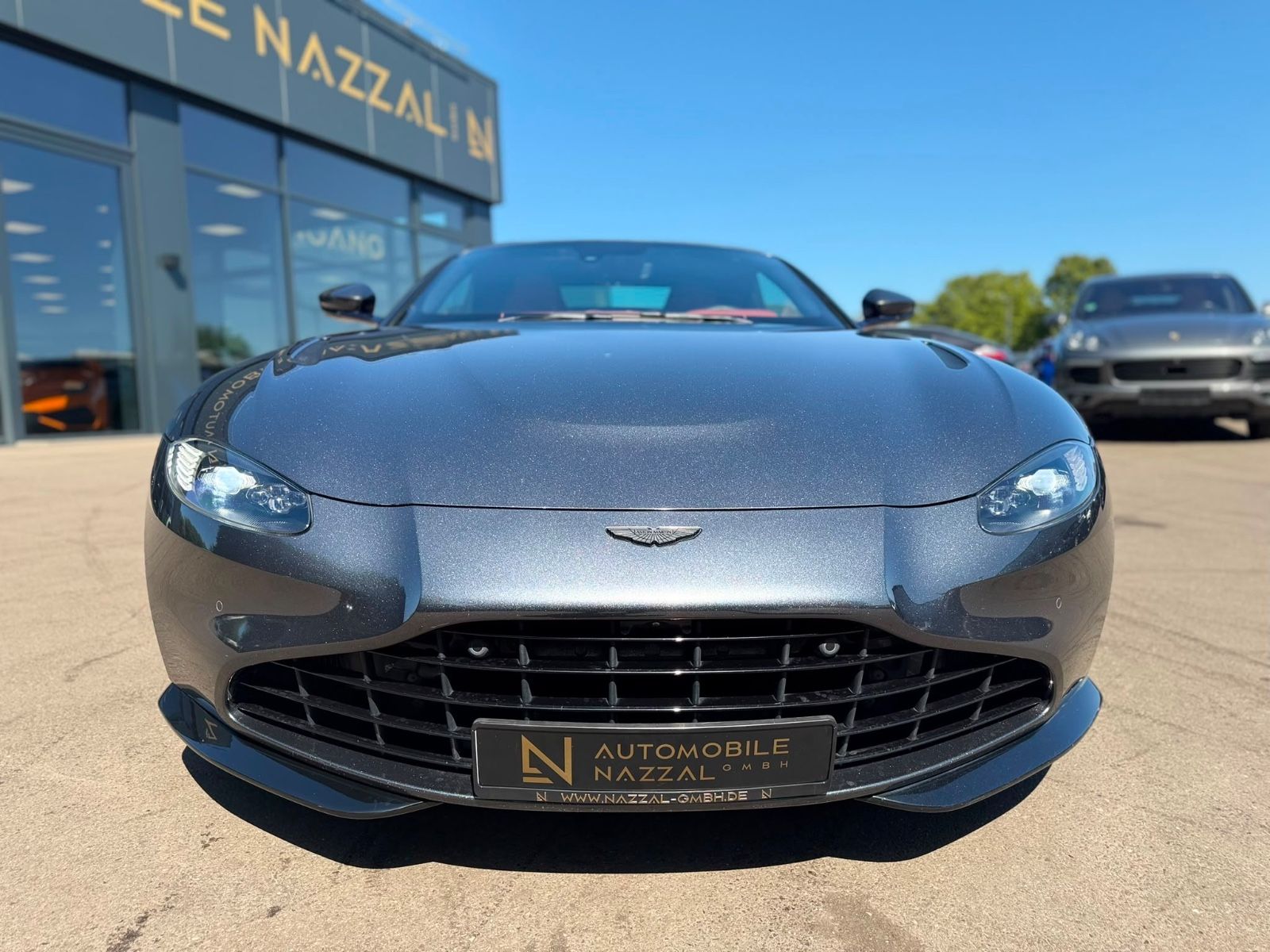 Fahrzeugabbildung Aston Martin V8 VANTAGE 4.0 V8 ROADSTER*UNFALLFREI*LED*360°*