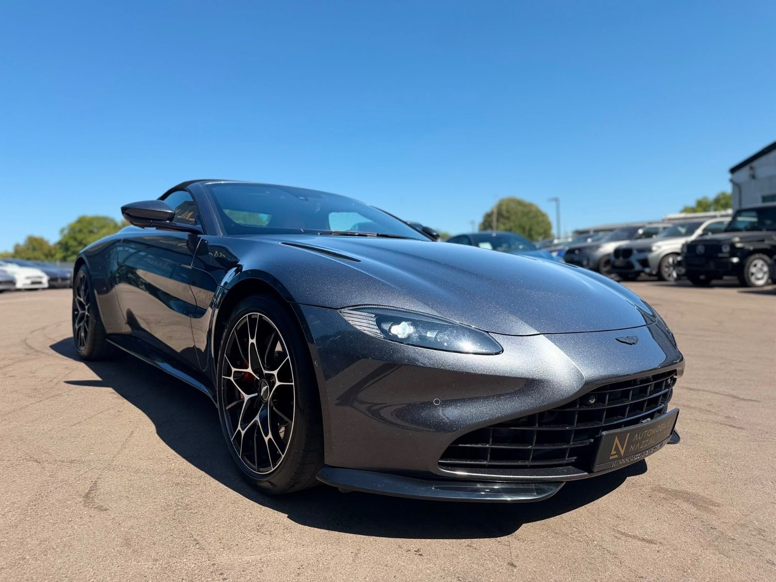 Fahrzeugabbildung Aston Martin V8 VANTAGE 4.0 V8 ROADSTER*UNFALLFREI*LED*360°*