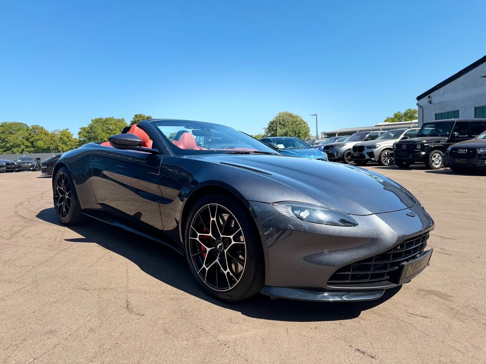 Fahrzeugabbildung Aston Martin V8 VANTAGE 4.0 V8 ROADSTER*UNFALLFREI*LED*360°*