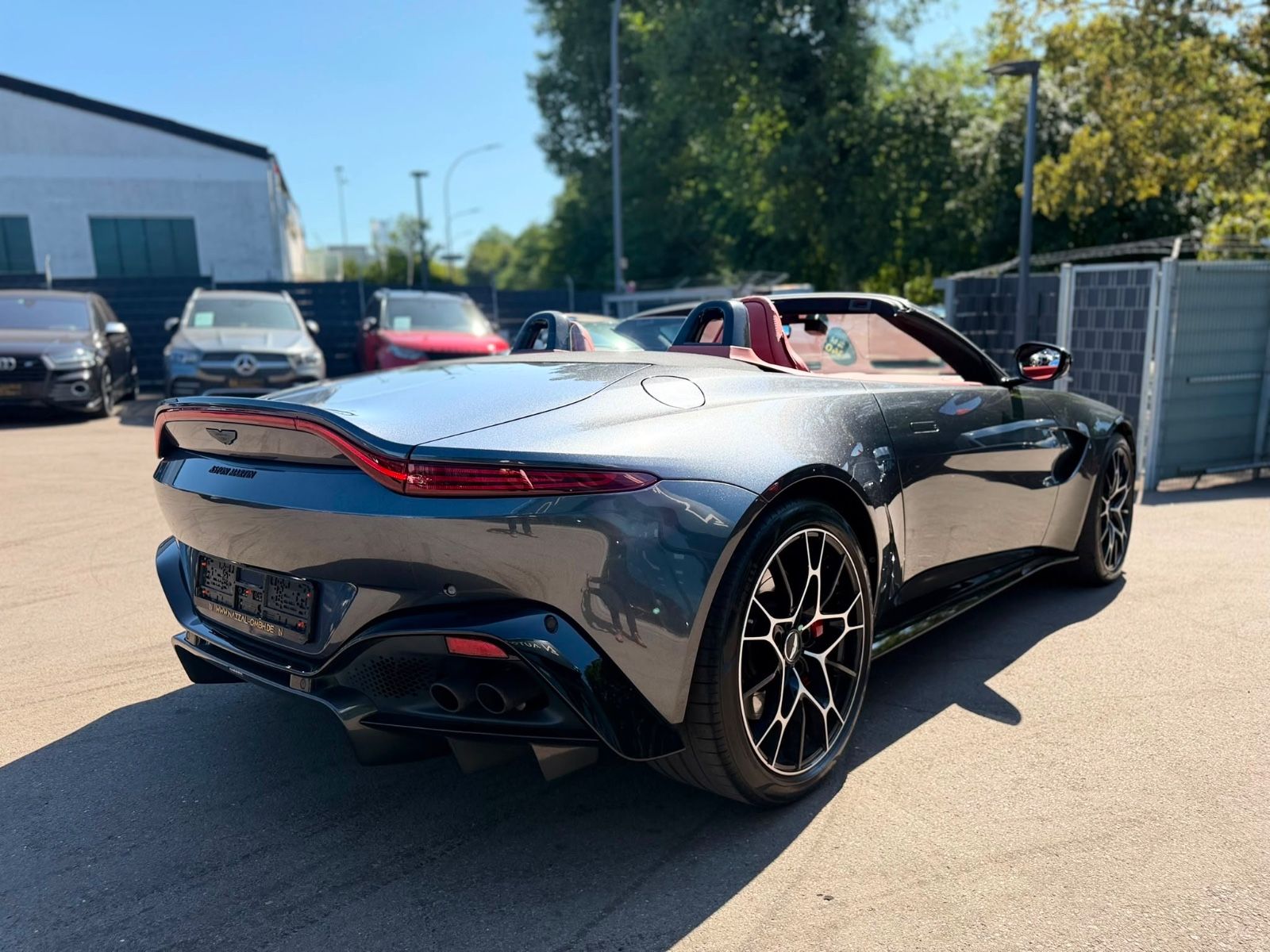 Fahrzeugabbildung Aston Martin V8 VANTAGE 4.0 V8 ROADSTER*UNFALLFREI*LED*360°*