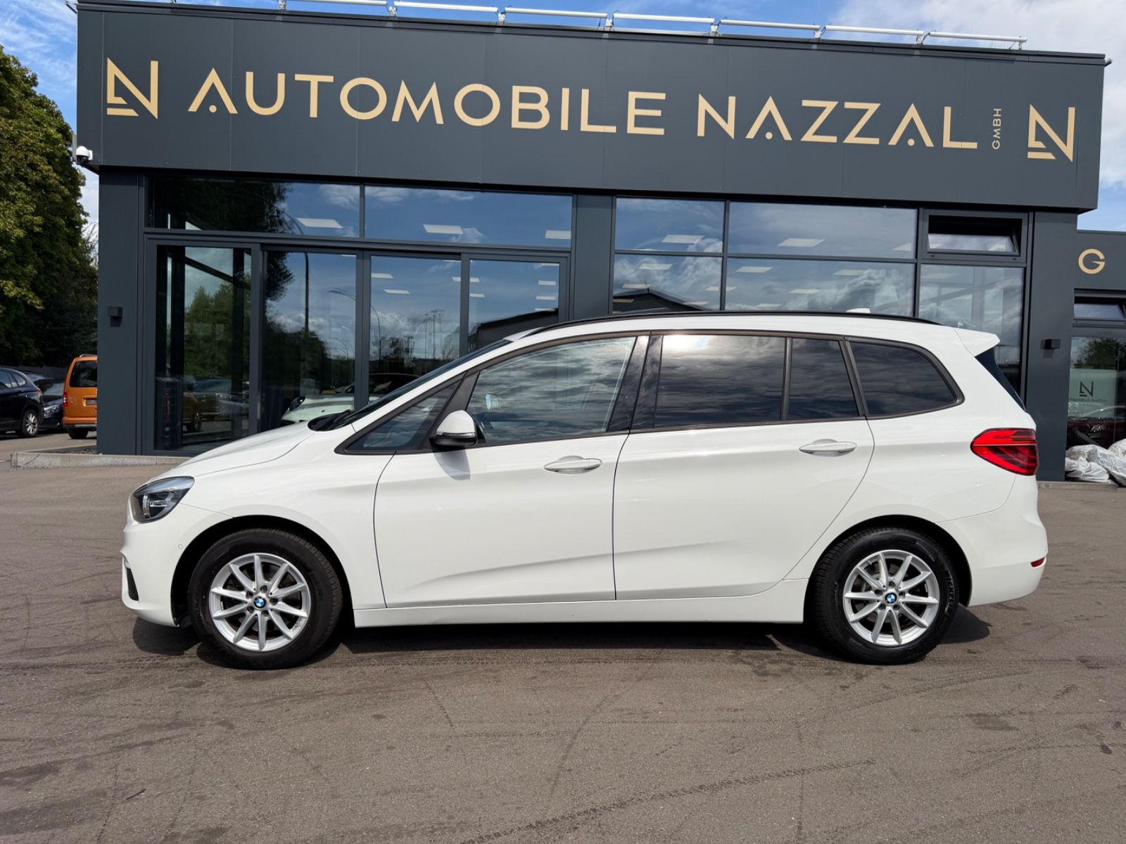 Fahrzeugabbildung BMW 218 GRAN TOURER *AUTOMATIK*NAVI*PANO*SHZ*KAMERA*