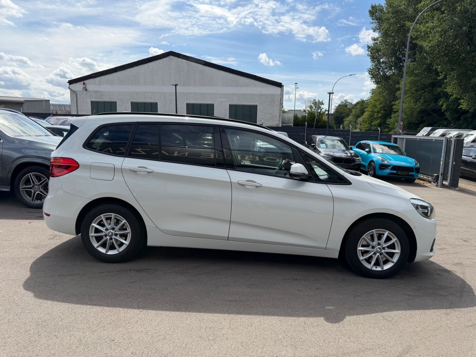 Fahrzeugabbildung BMW 218 GRAN TOURER *AUTOMATIK*NAVI*PANO*SHZ*KAMERA*