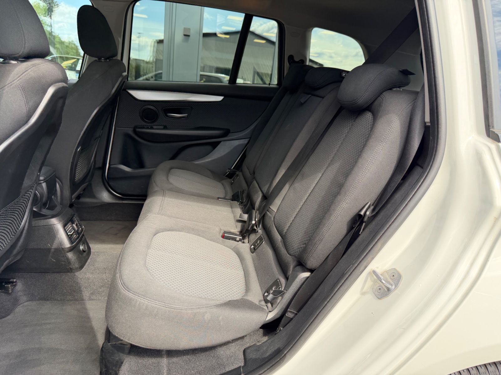 Fahrzeugabbildung BMW 218 GRAN TOURER *AUTOMATIK*NAVI*PANO*SHZ*KAMERA*