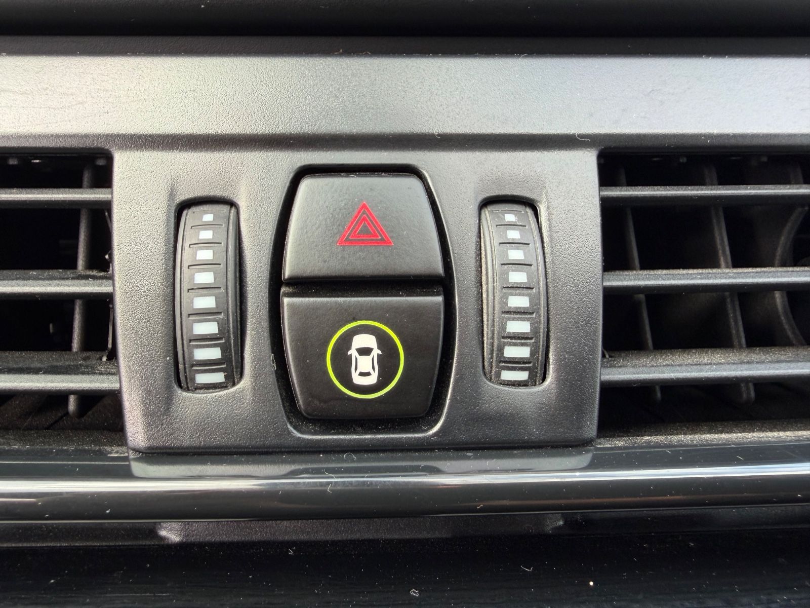 Fahrzeugabbildung BMW 218 GRAN TOURER *AUTOMATIK*NAVI*PANO*SHZ*KAMERA*