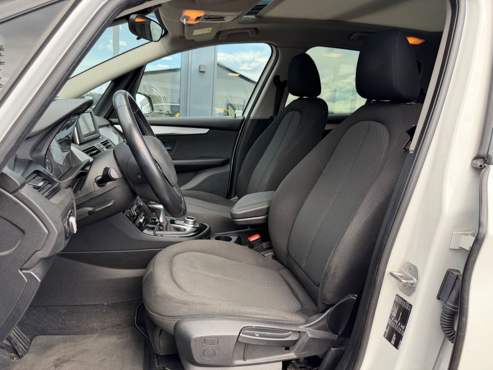 Fahrzeugabbildung BMW 218 GRAN TOURER *AUTOMATIK*NAVI*PANO*SHZ*KAMERA*