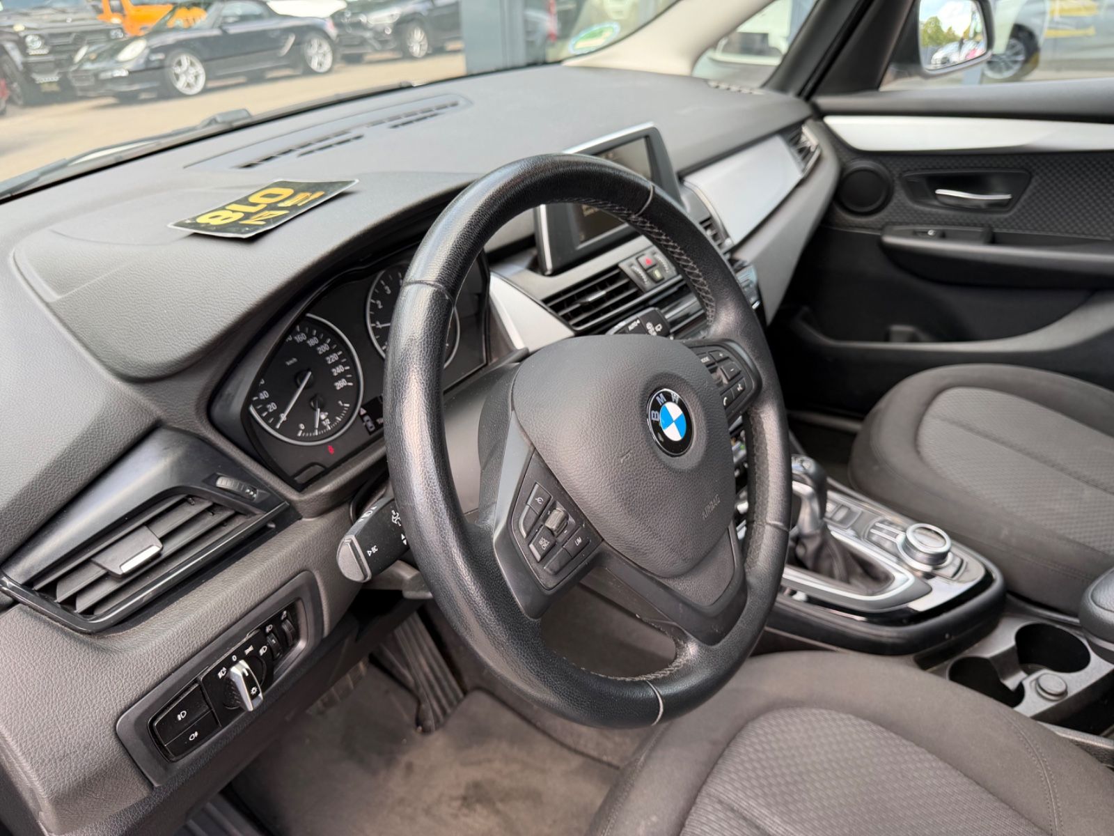 Fahrzeugabbildung BMW 218 GRAN TOURER *AUTOMATIK*NAVI*PANO*SHZ*KAMERA*