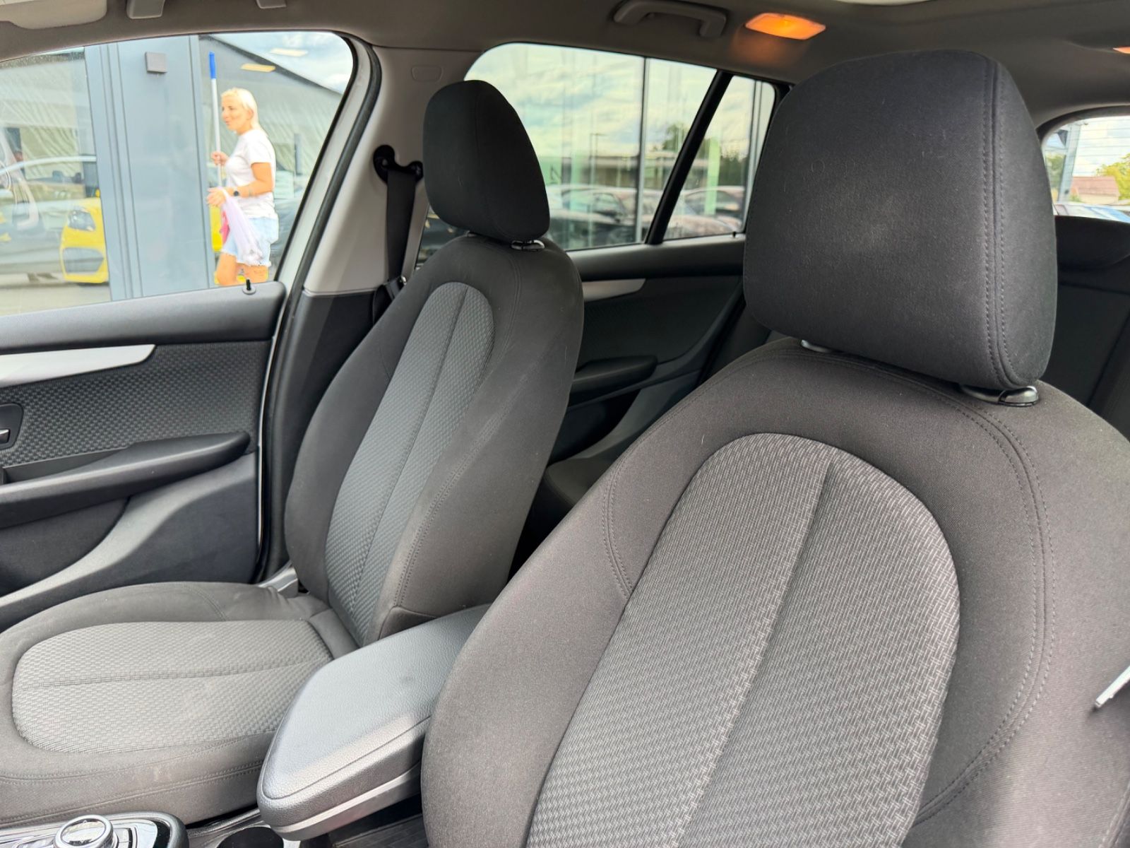 Fahrzeugabbildung BMW 218 GRAN TOURER *AUTOMATIK*NAVI*PANO*SHZ*KAMERA*