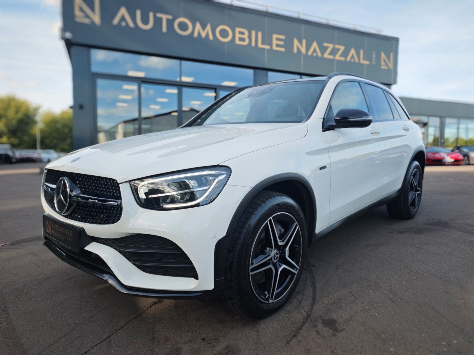 Fahrzeugabbildung Mercedes-Benz GLC 300 DE*AMG LINE*NIGHT PAKET*PANORAMA*