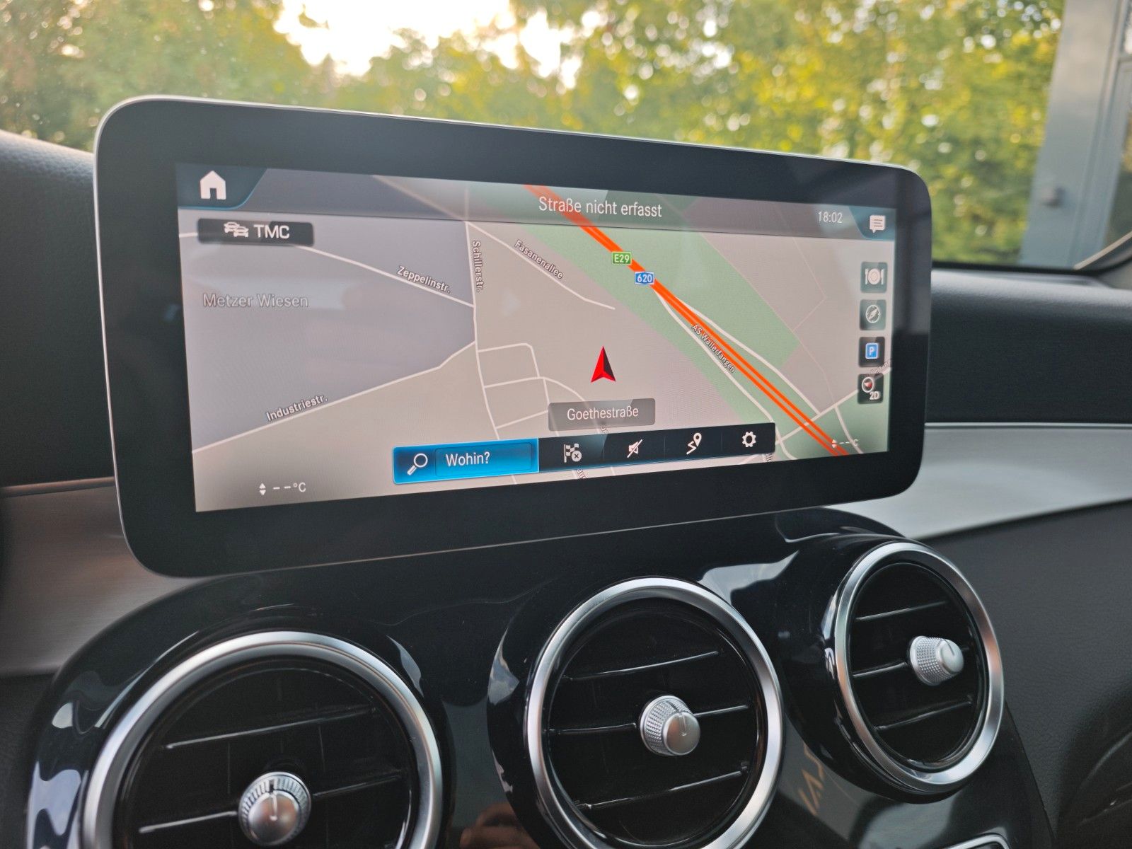 Fahrzeugabbildung Mercedes-Benz GLC 300 DE*AMG LINE*NIGHT PAKET*PANORAMA*