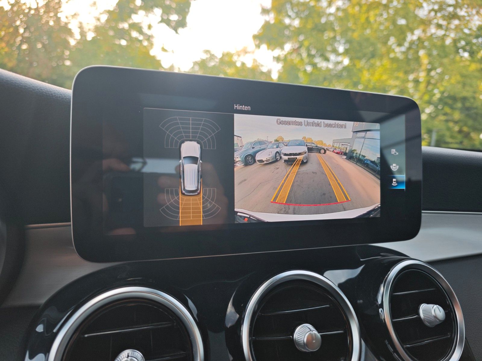Fahrzeugabbildung Mercedes-Benz GLC 300 DE*AMG LINE*NIGHT PAKET*PANORAMA*