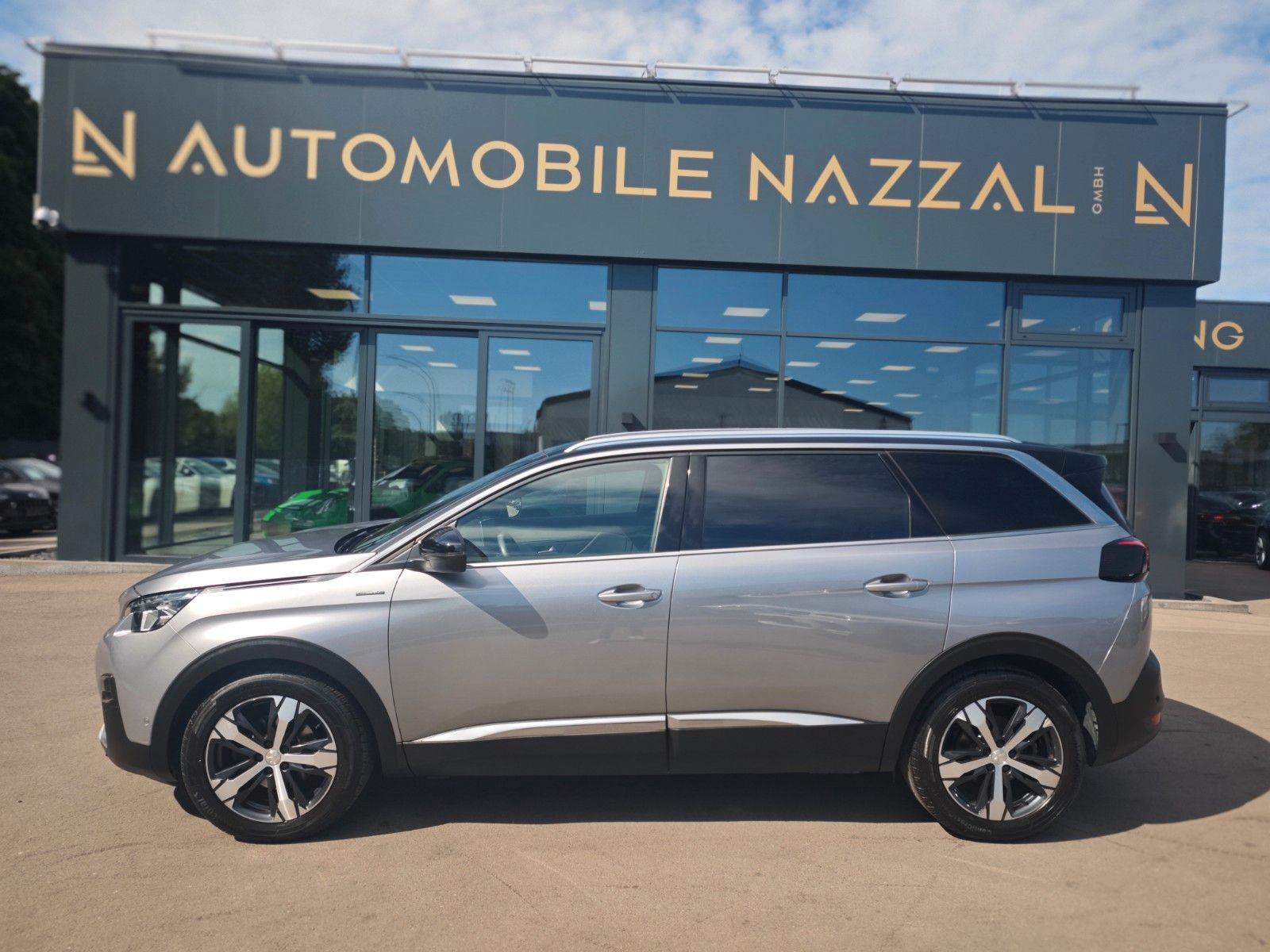 Fahrzeugabbildung Peugeot 5008 GT-LINE*AUT.*7.SITZER*AHK*ACC*PANORAMA*