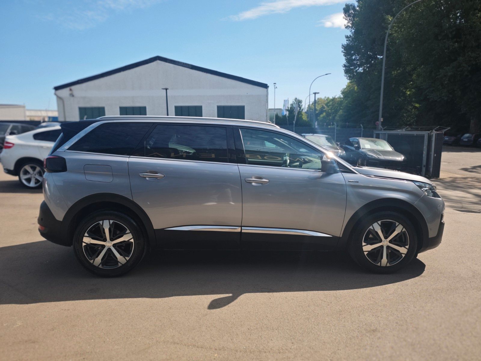 Fahrzeugabbildung Peugeot 5008 GT-LINE*AUT.*7.SITZER*AHK*ACC*PANORAMA*