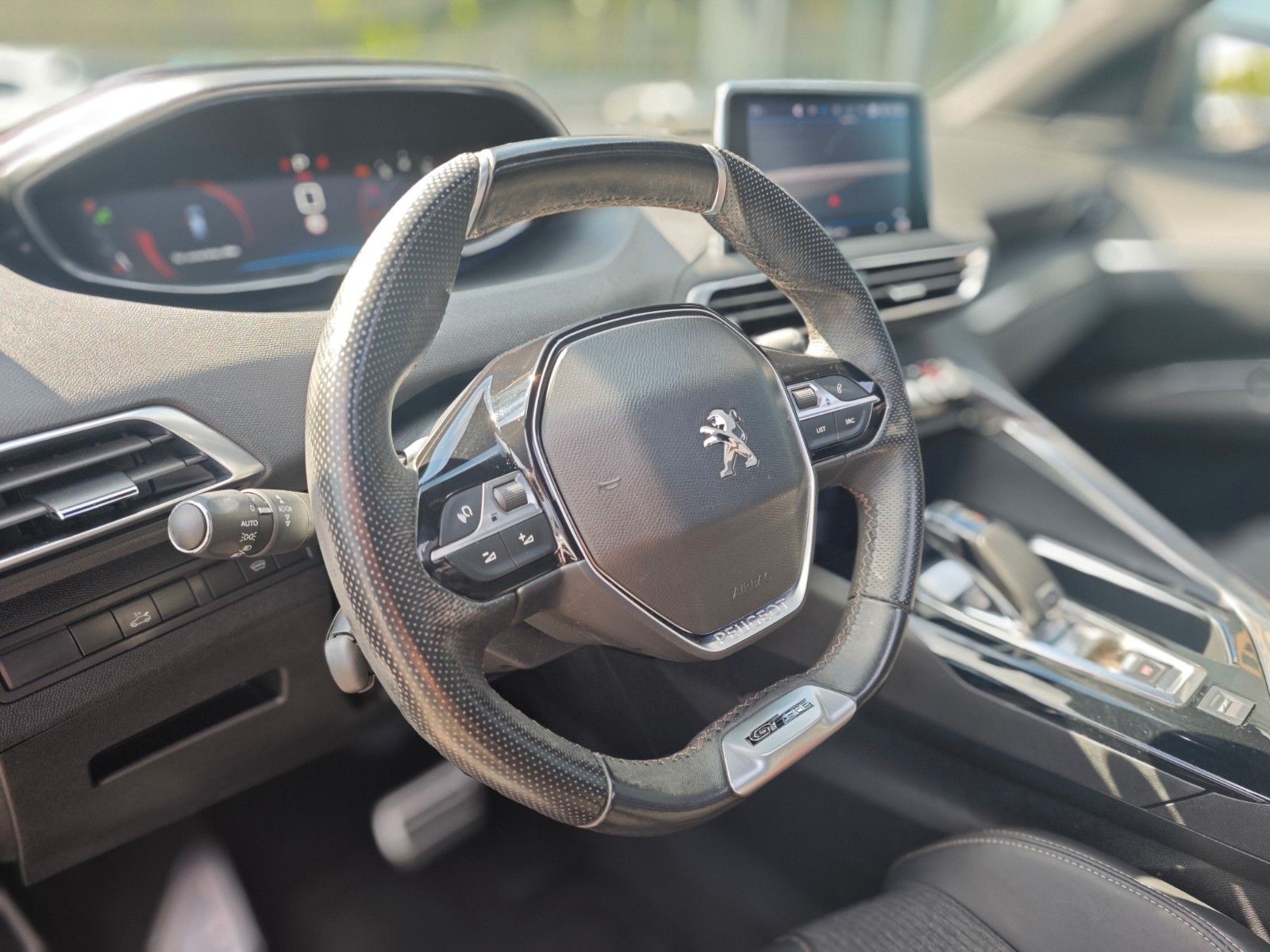 Fahrzeugabbildung Peugeot 5008 GT-LINE*AUT.*7.SITZER*AHK*ACC*PANORAMA*
