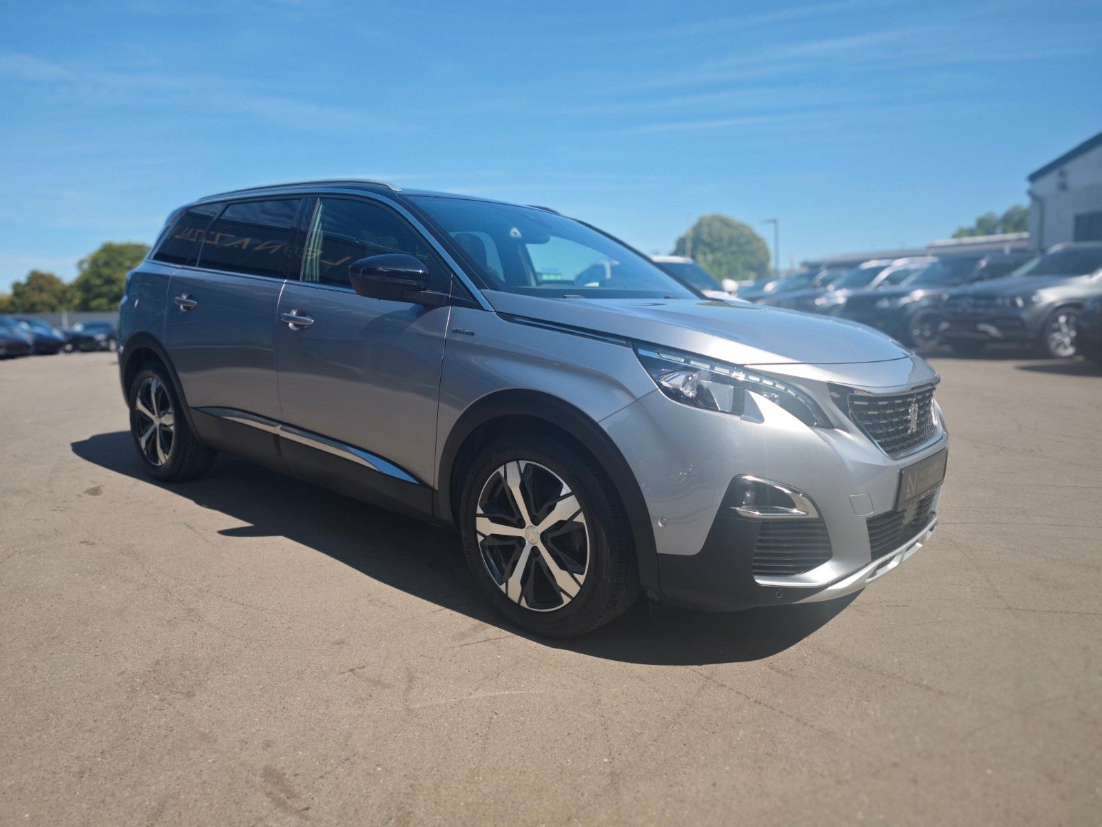 Fahrzeugabbildung Peugeot 5008 GT-LINE*AUT.*7.SITZER*AHK*ACC*PANORAMA*