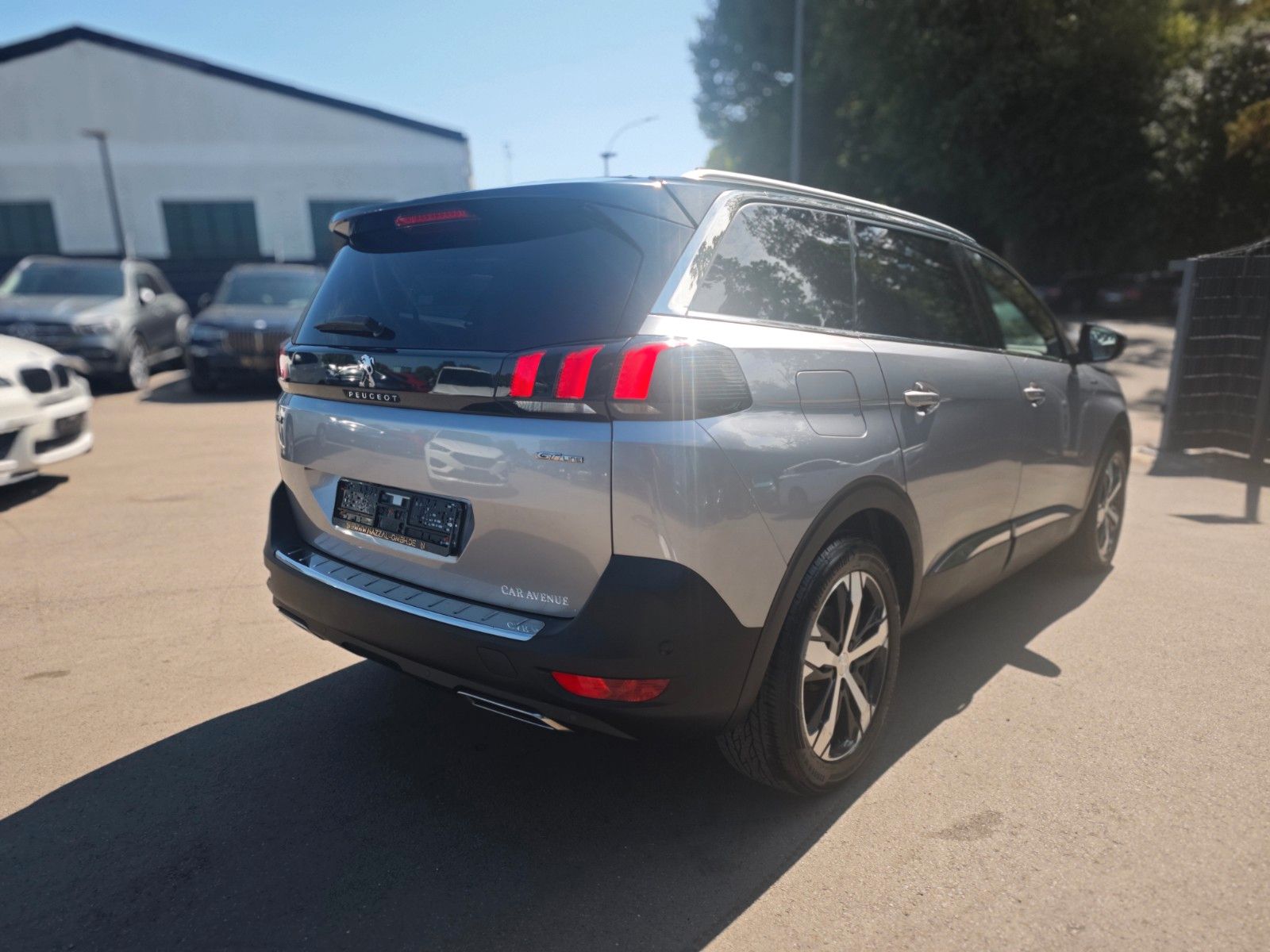 Fahrzeugabbildung Peugeot 5008 GT-LINE*AUT.*7.SITZER*AHK*ACC*PANORAMA*