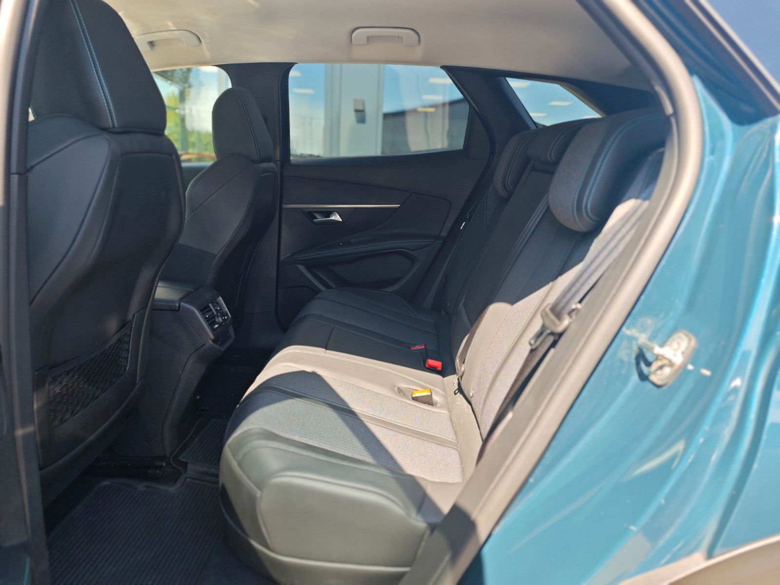 Fahrzeugabbildung Peugeot 3008 Hybrid 225 Allure*LED*PACK ASSIST*KAMERA*