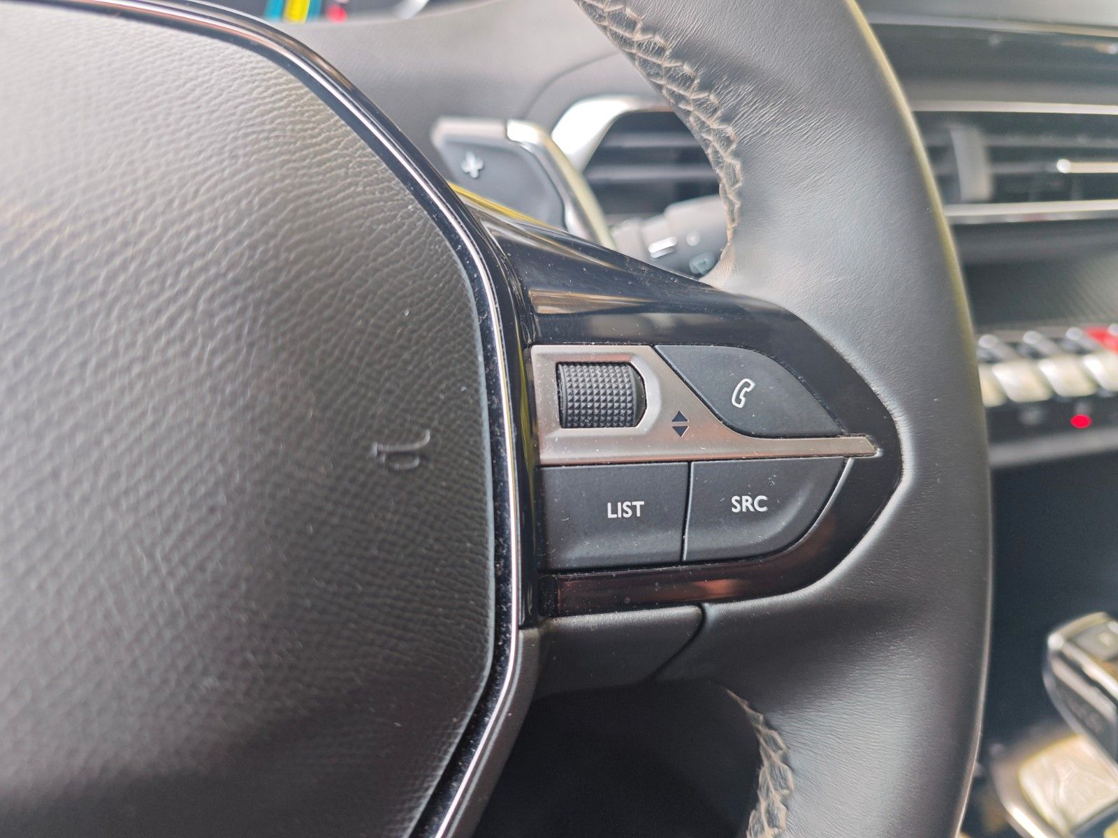 Fahrzeugabbildung Peugeot 3008 Hybrid 225 Allure*LED*PACK ASSIST*KAMERA*