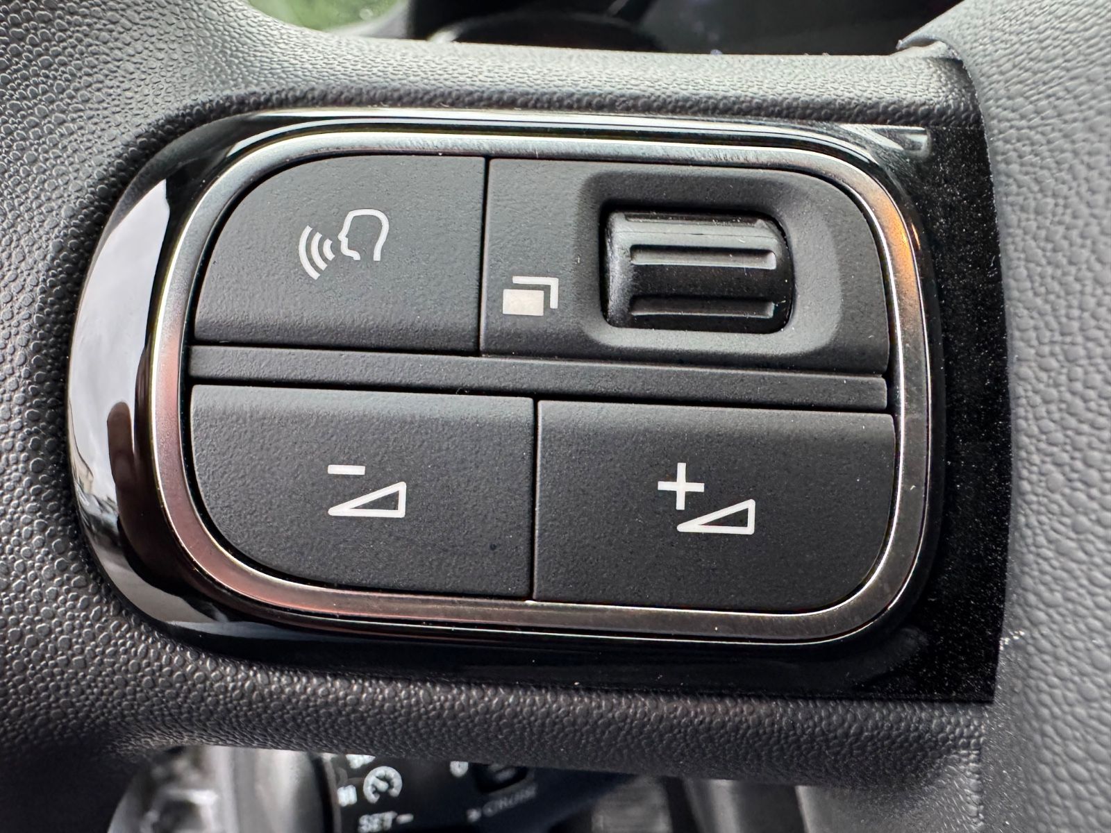 Fahrzeugabbildung Citroën C3 PLUS*STYLE PAKET*KLIMAAUTOMATIK*LED