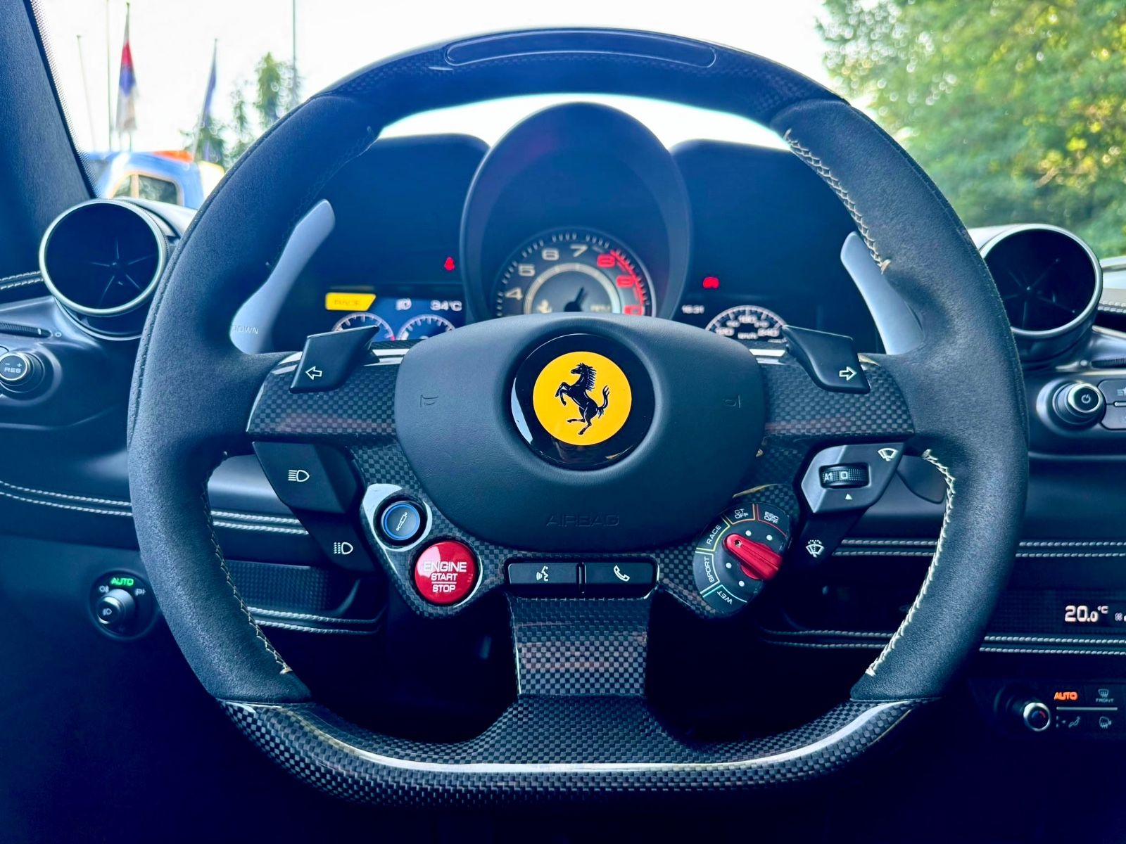 Fahrzeugabbildung Ferrari F8 TRIBUTO DCT *KERAMIK*LIFT*CARBON*PPF*DISPLAY*