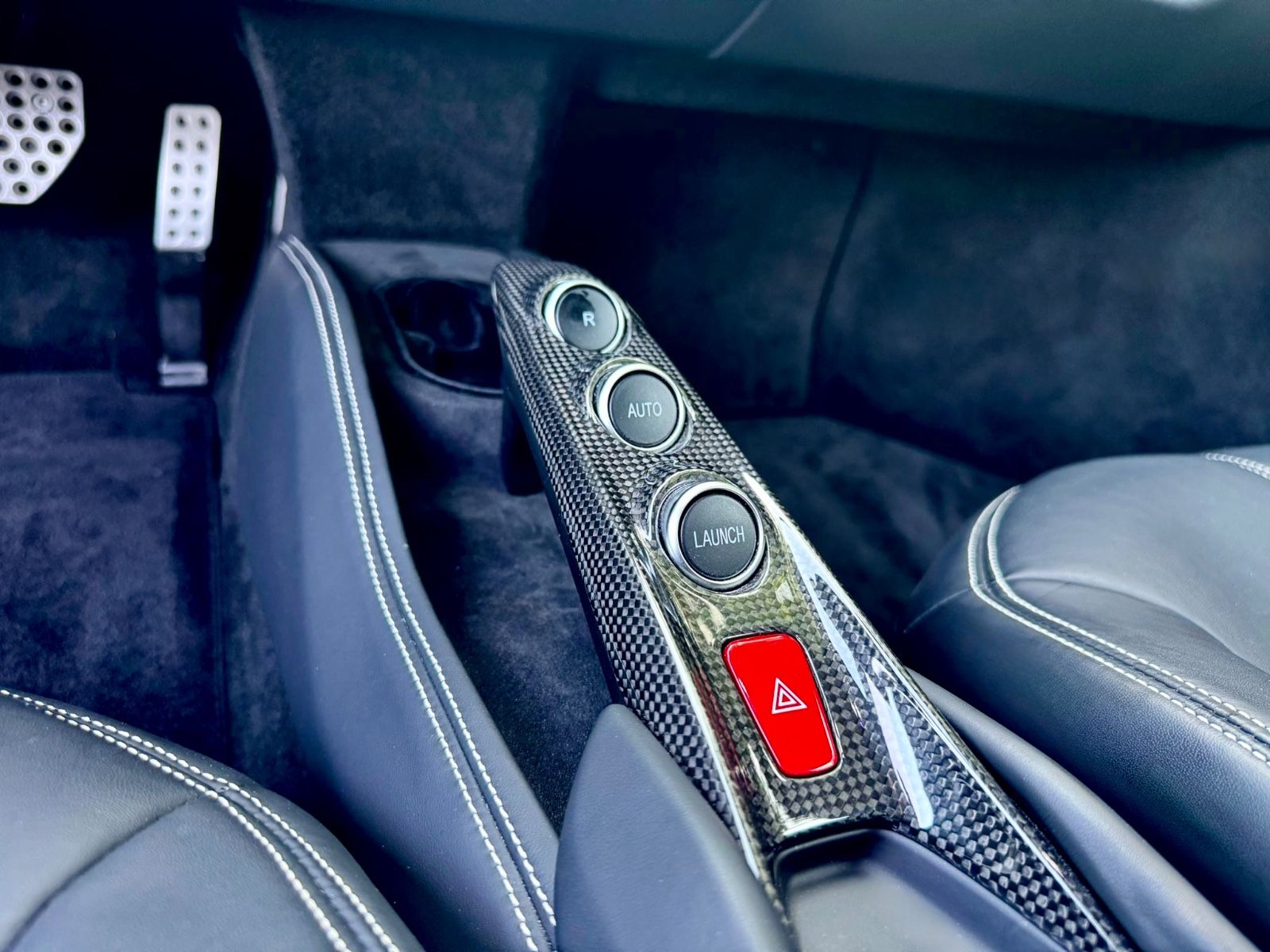 Fahrzeugabbildung Ferrari F8 TRIBUTO DCT *KERAMIK*LIFT*CARBON*PPF*DISPLAY*