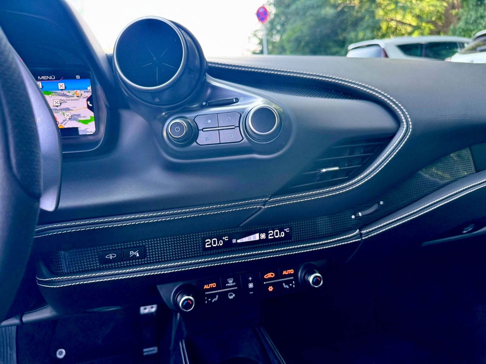 Fahrzeugabbildung Ferrari F8 TRIBUTO DCT *KERAMIK*LIFT*CARBON*PPF*DISPLAY*
