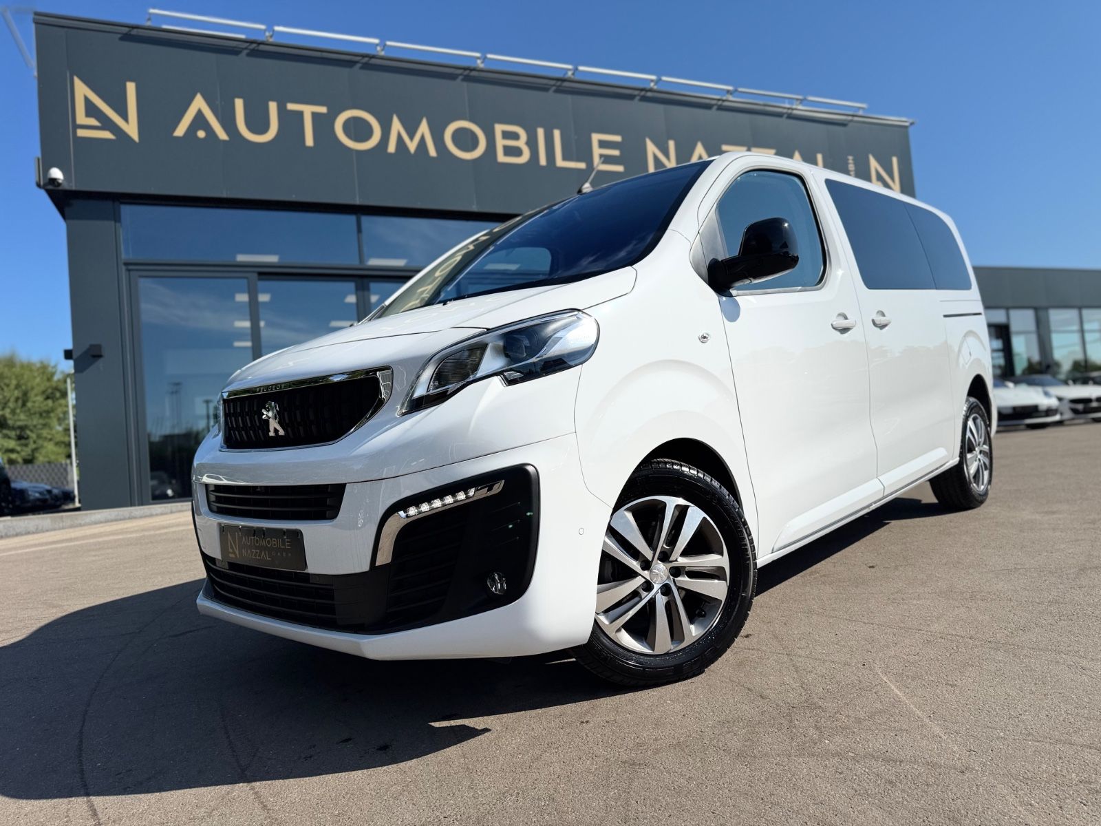 Fahrzeugabbildung Peugeot TRAVELLER ALLURE*AUT.*8.SITZER*NAVI*KAMERA*