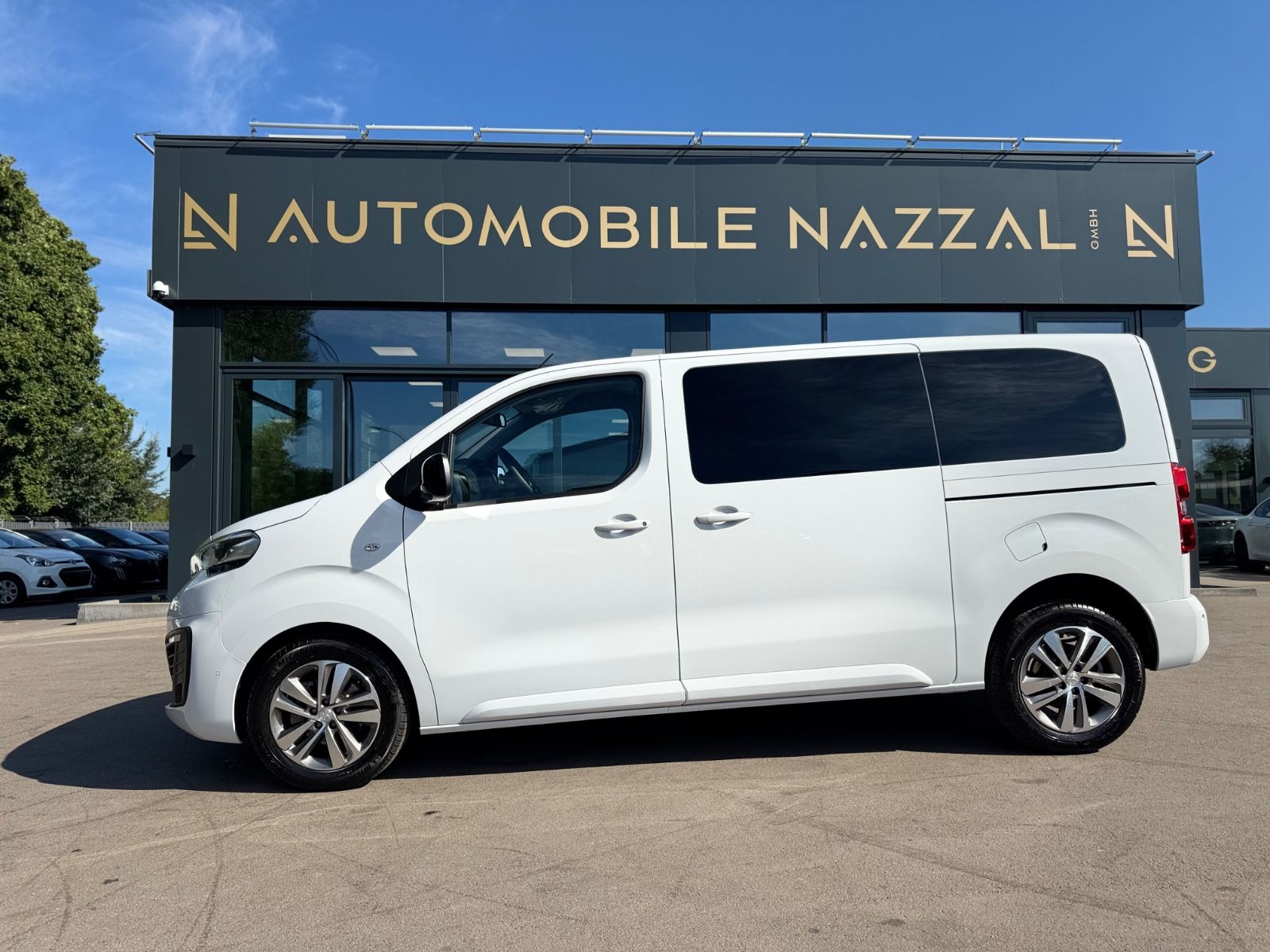 Fahrzeugabbildung Peugeot TRAVELLER ALLURE*AUT.*8.SITZER*NAVI*KAMERA*