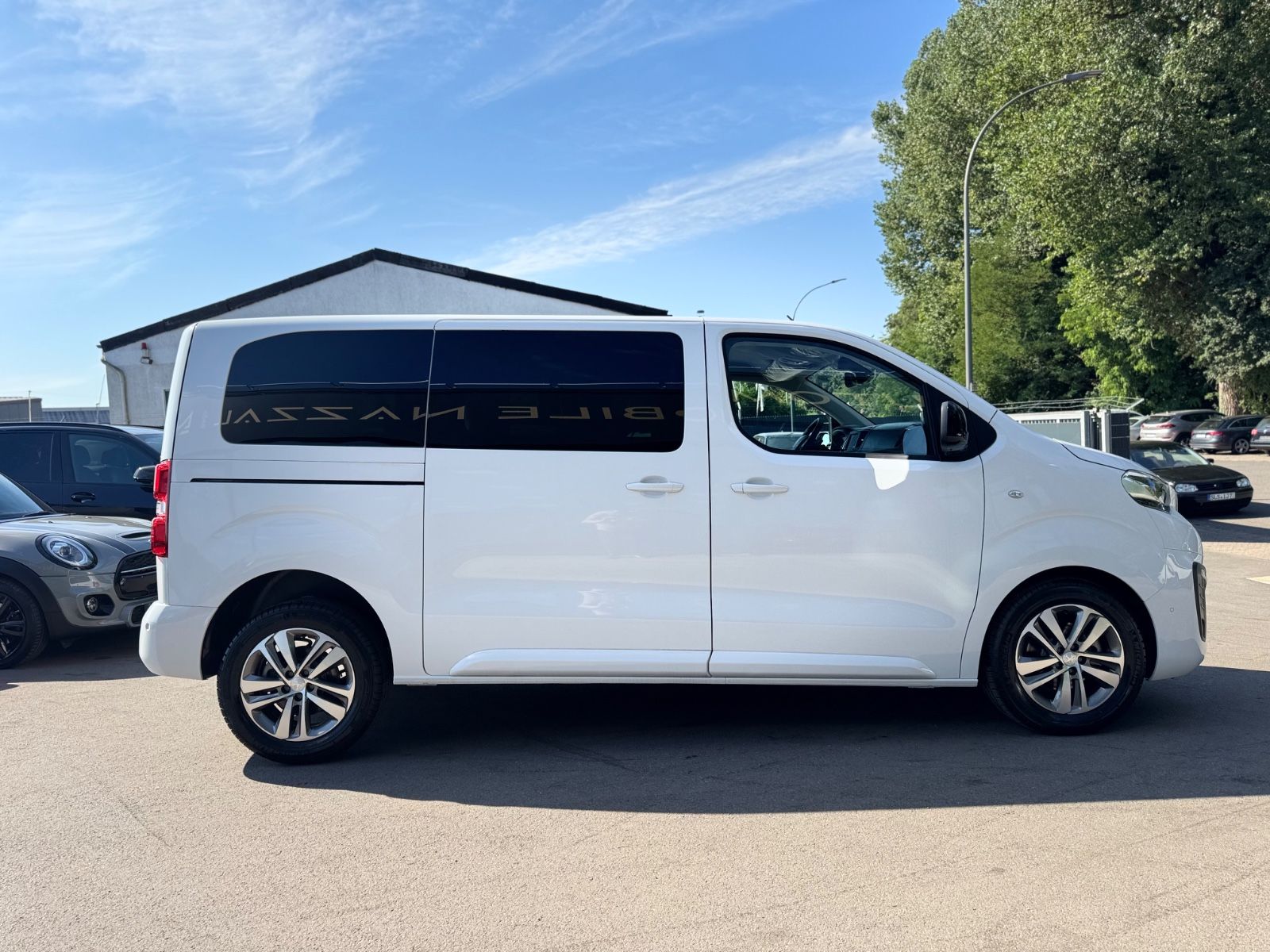 Fahrzeugabbildung Peugeot TRAVELLER ALLURE*AUT.*8.SITZER*NAVI*KAMERA*