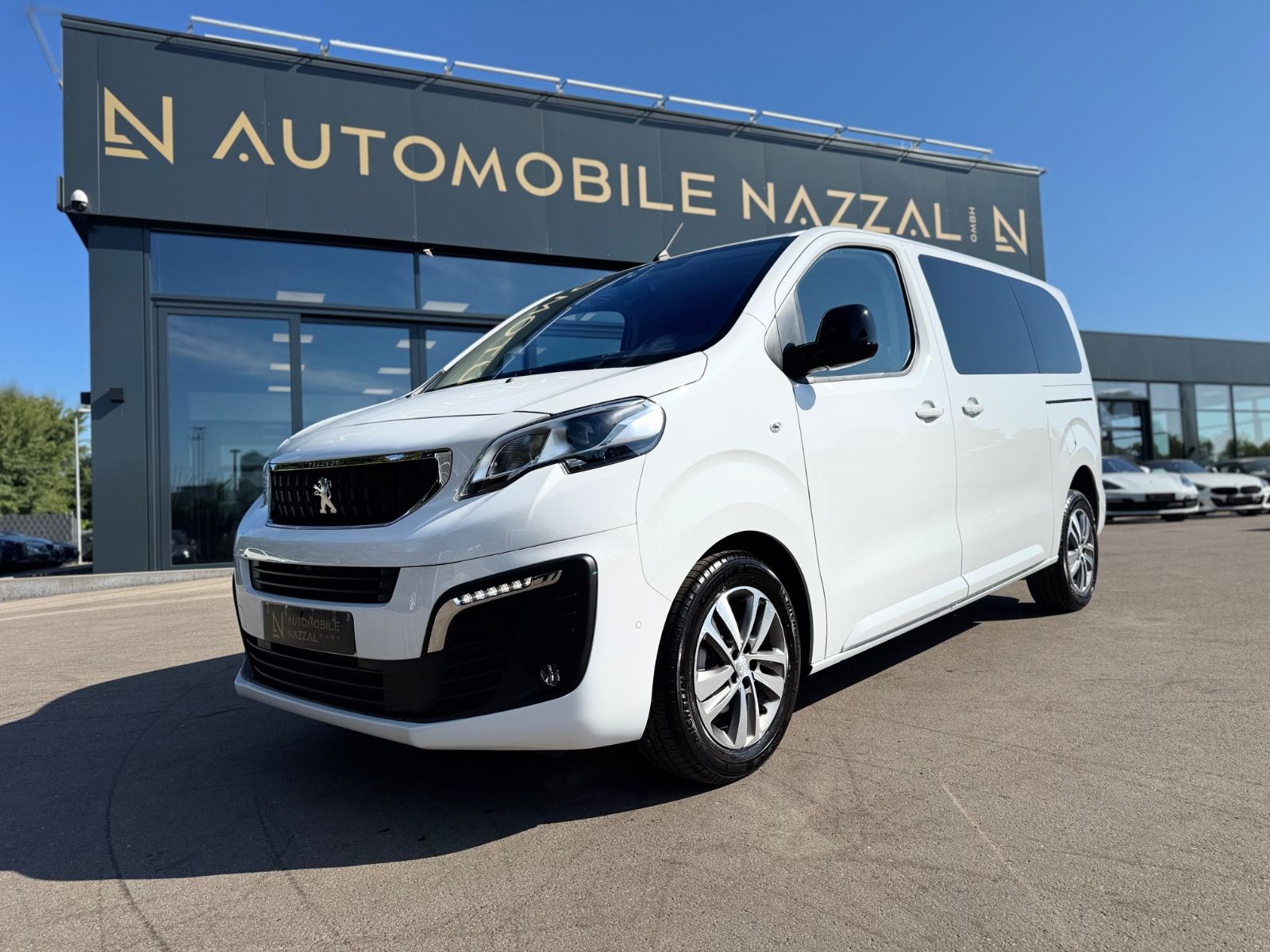 Fahrzeugabbildung Peugeot TRAVELLER ALLURE*AUT.*8.SITZER*NAVI*KAMERA*