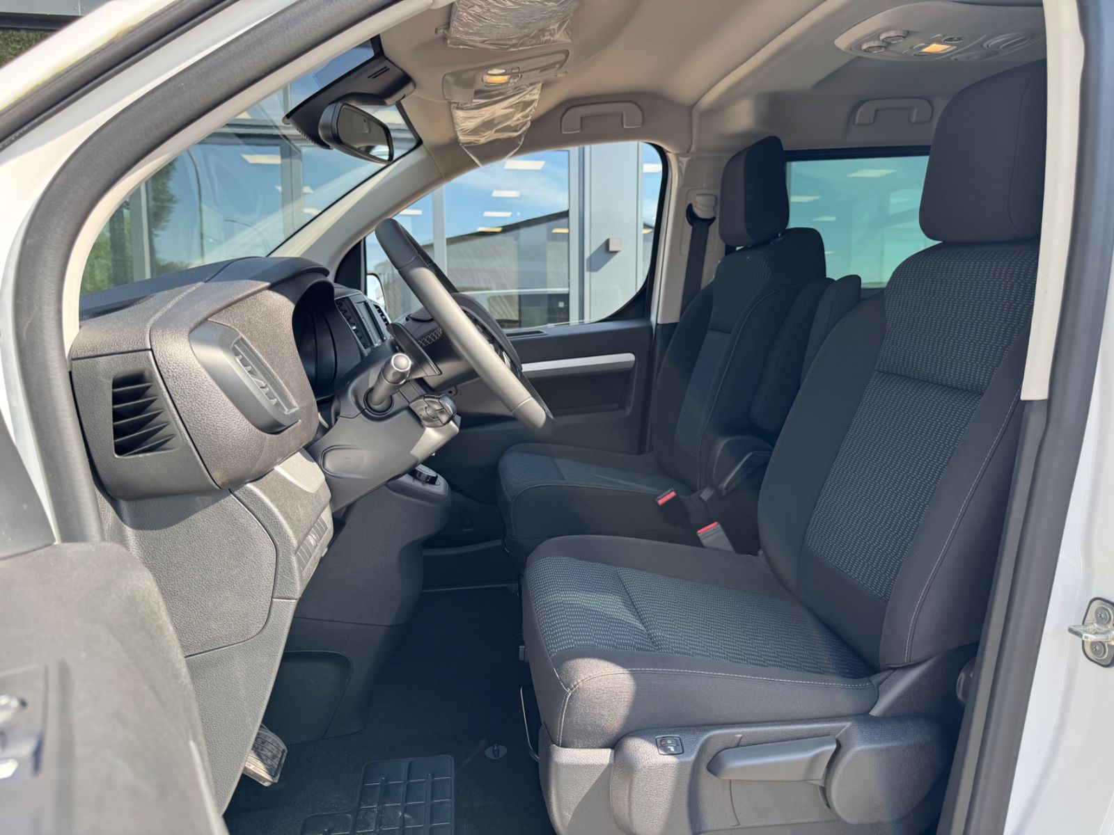 Fahrzeugabbildung Peugeot TRAVELLER ALLURE*AUT.*8.SITZER*NAVI*KAMERA*