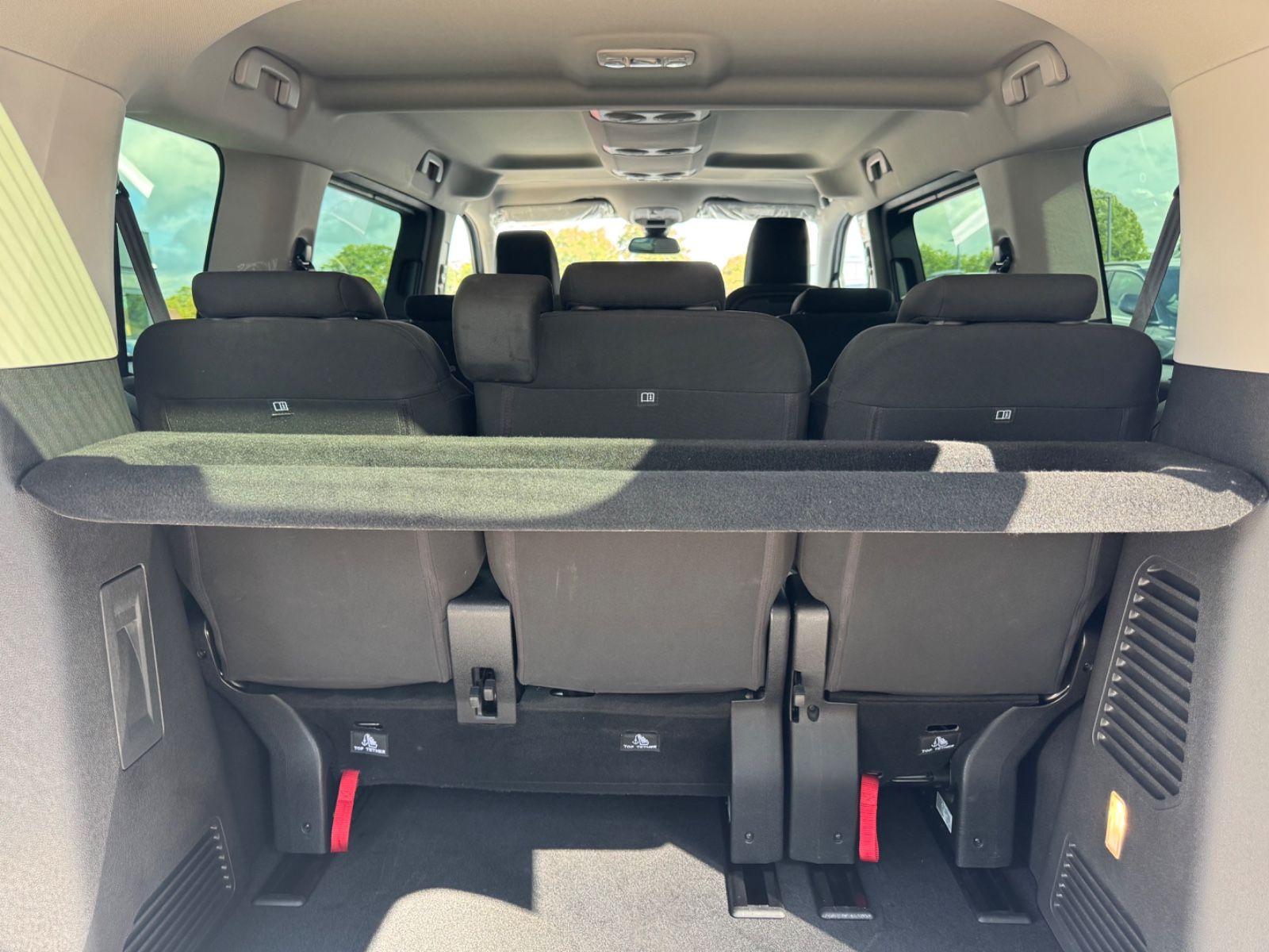 Fahrzeugabbildung Peugeot TRAVELLER ALLURE*AUT.*8.SITZER*NAVI*KAMERA*