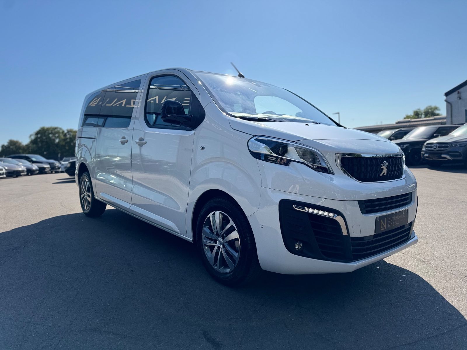 Fahrzeugabbildung Peugeot TRAVELLER ALLURE*AUT.*8.SITZER*NAVI*KAMERA*