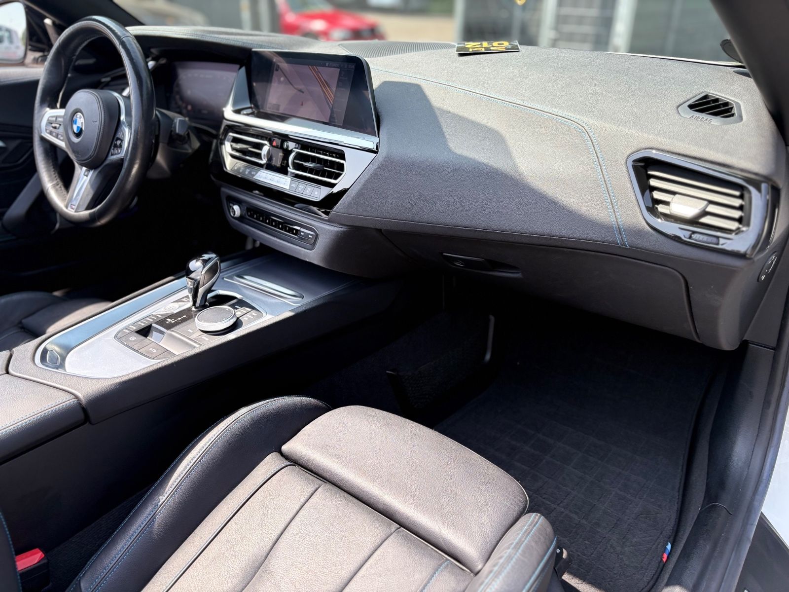Fahrzeugabbildung BMW Z4 M40i*SHADOW-LINE*BMW LIVE*VOLL-LED*H&K*I.HAND