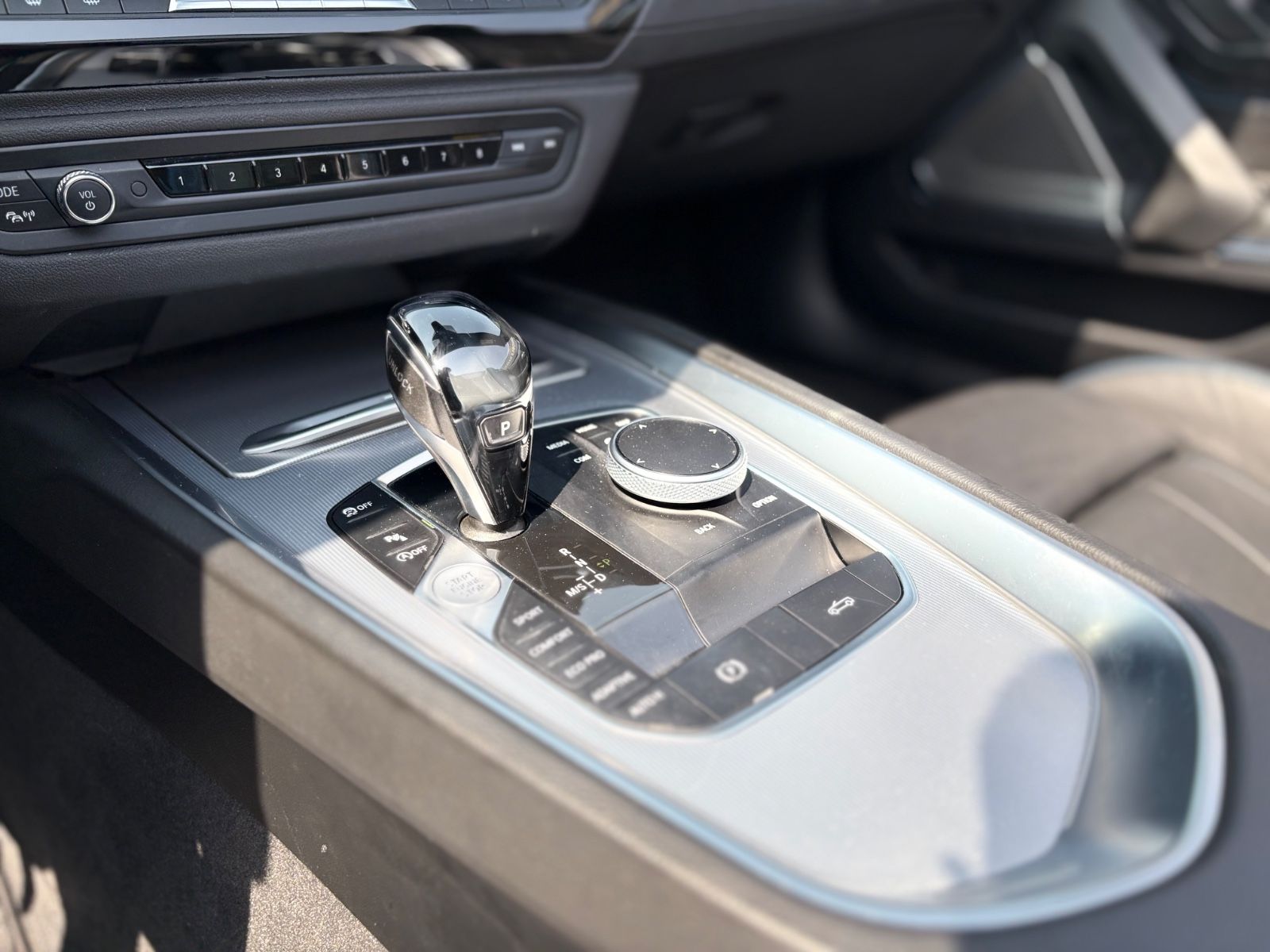 Fahrzeugabbildung BMW Z4 M40i*SHADOW-LINE*BMW LIVE*VOLL-LED*H&K*I.HAND