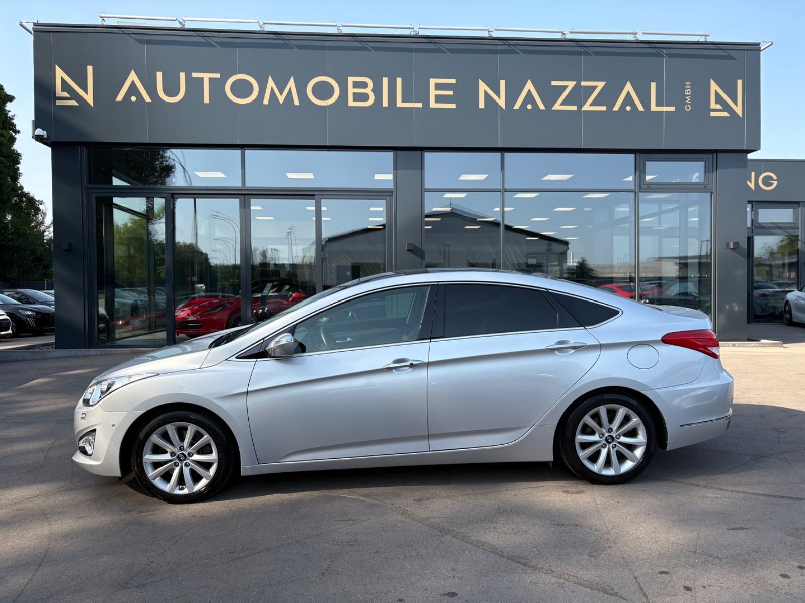 Fahrzeugabbildung Hyundai i40 EXECUTIVE*PANORAMA*VOLL-LEDER*BI-XENON*TOP
