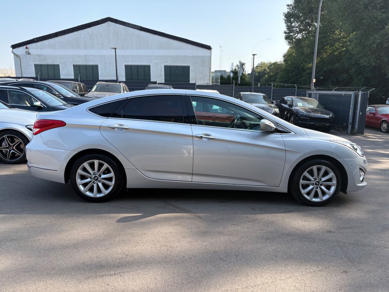 Fahrzeugabbildung Hyundai i40 EXECUTIVE*PANORAMA*VOLL-LEDER*BI-XENON*TOP