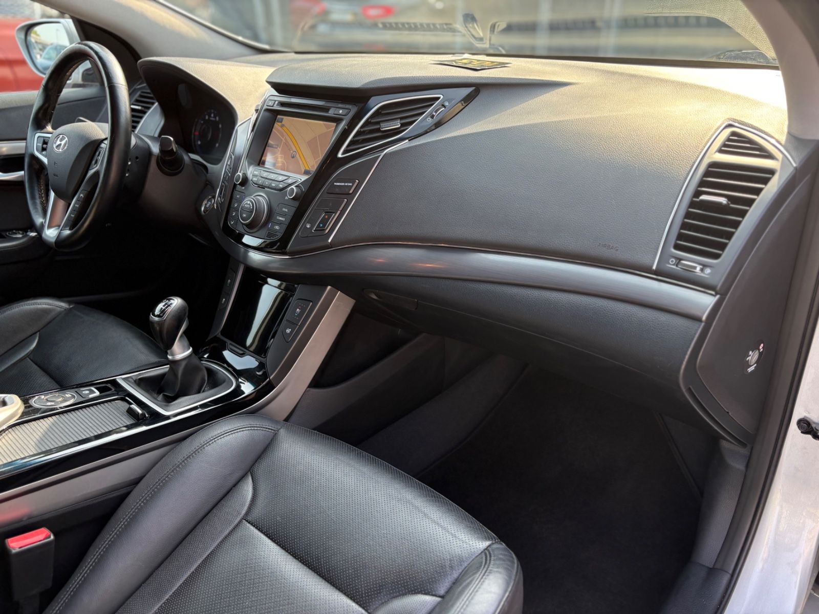 Fahrzeugabbildung Hyundai i40 EXECUTIVE*PANORAMA*VOLL-LEDER*BI-XENON*TOP