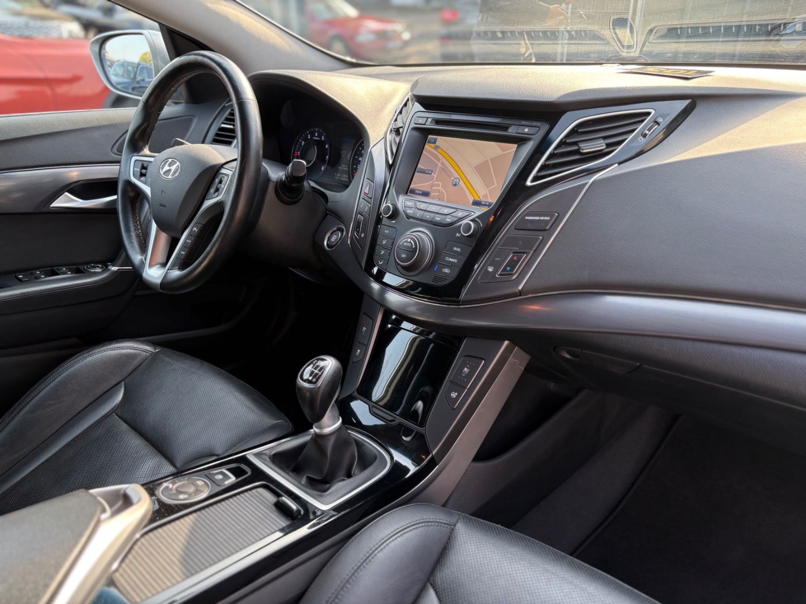 Fahrzeugabbildung Hyundai i40 EXECUTIVE*PANORAMA*VOLL-LEDER*BI-XENON*TOP