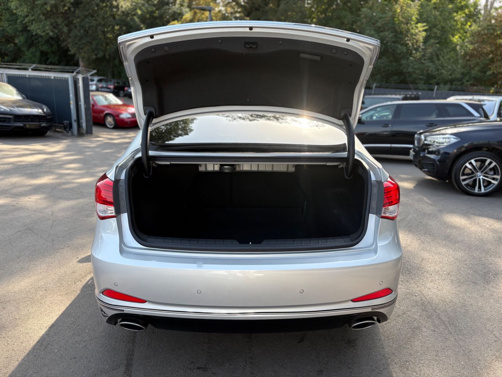 Fahrzeugabbildung Hyundai i40 EXECUTIVE*PANORAMA*VOLL-LEDER*BI-XENON*TOP