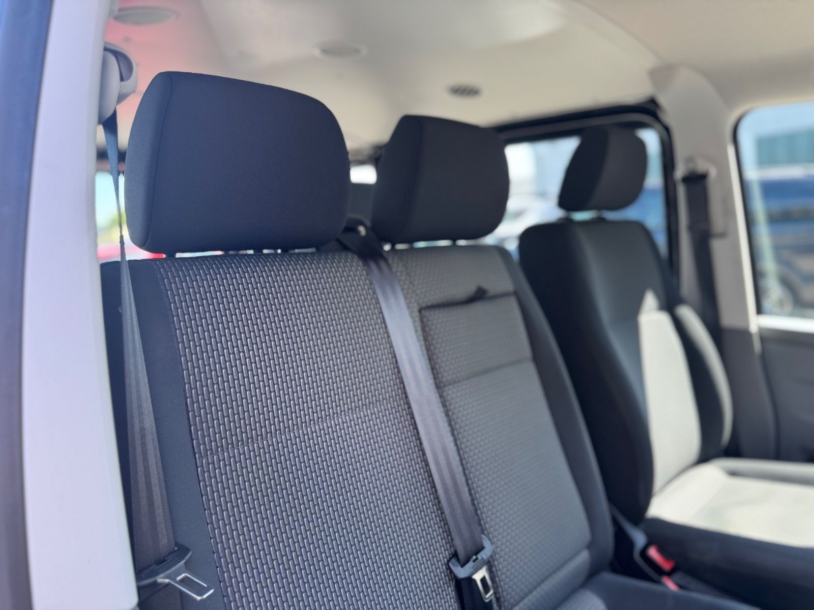 Fahrzeugabbildung Volkswagen T6 TRANSPORTER*AUT*6 SITZER*ACC*KLIMA*SHZ*TOP