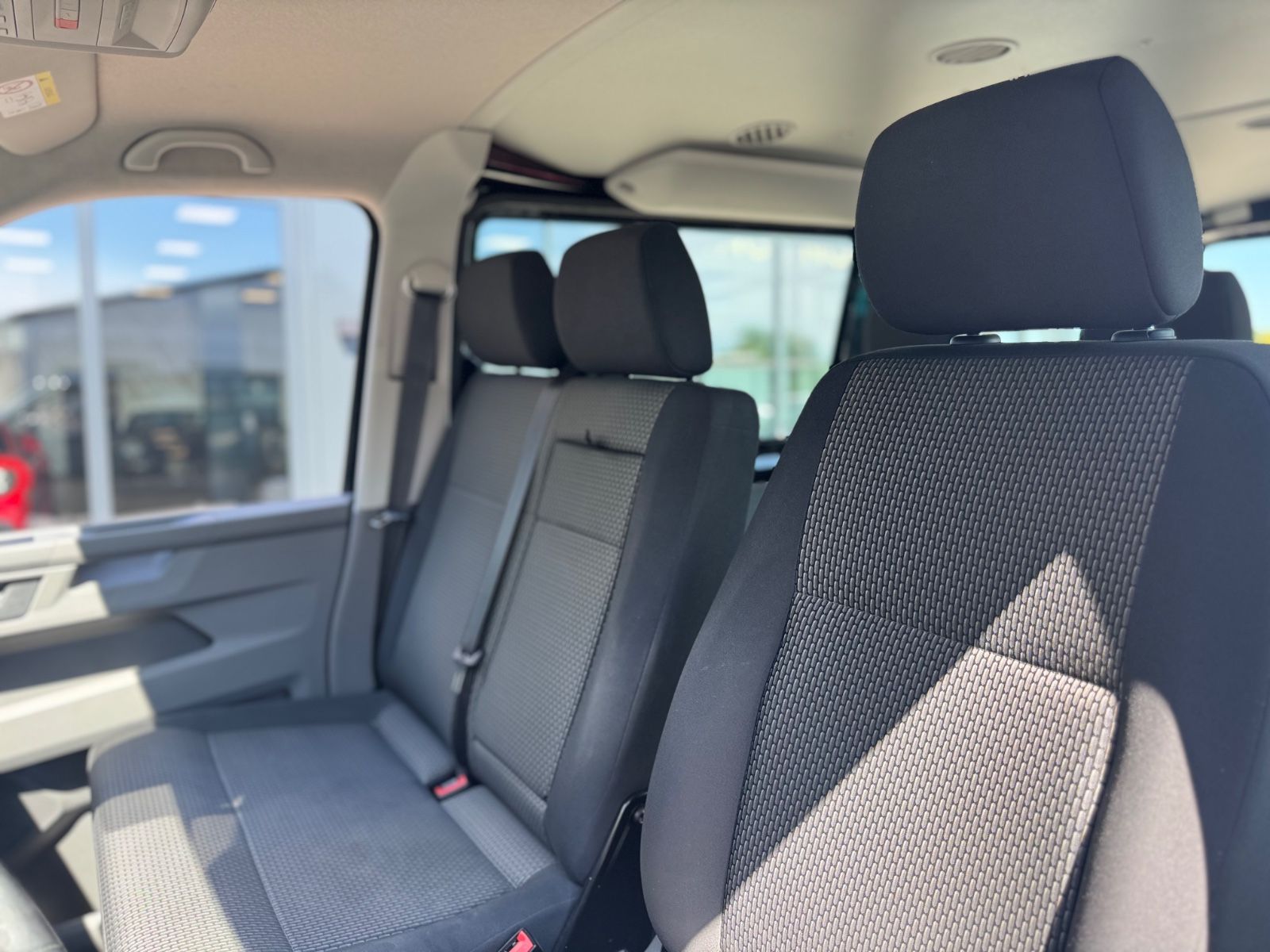 Fahrzeugabbildung Volkswagen T6 TRANSPORTER*AUT*6 SITZER*ACC*KLIMA*SHZ*TOP