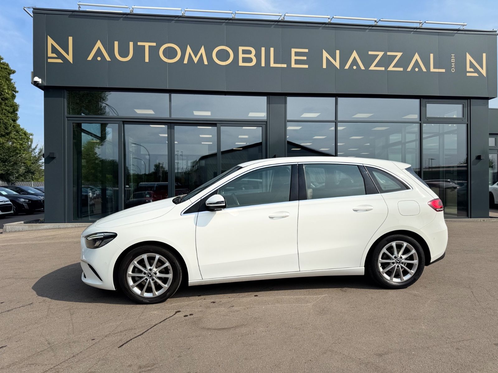 Fahrzeugabbildung Mercedes-Benz B 180 *SPORTPAKET*MULTIBEAM*LEDER BRAUN*LED*