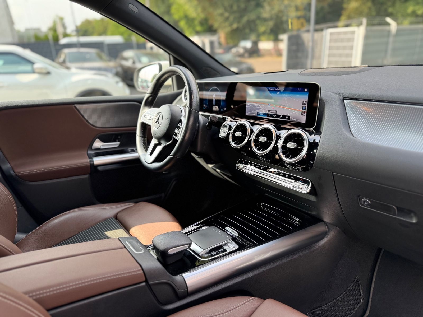 Fahrzeugabbildung Mercedes-Benz B 180 *SPORTPAKET*MULTIBEAM*LEDER BRAUN*LED*