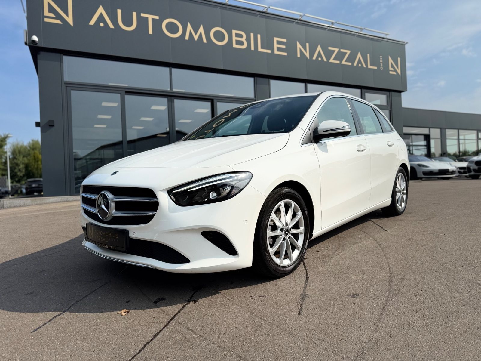 Fahrzeugabbildung Mercedes-Benz B 180 *SPORTPAKET*MULTIBEAM*LEDER BRAUN*LED*