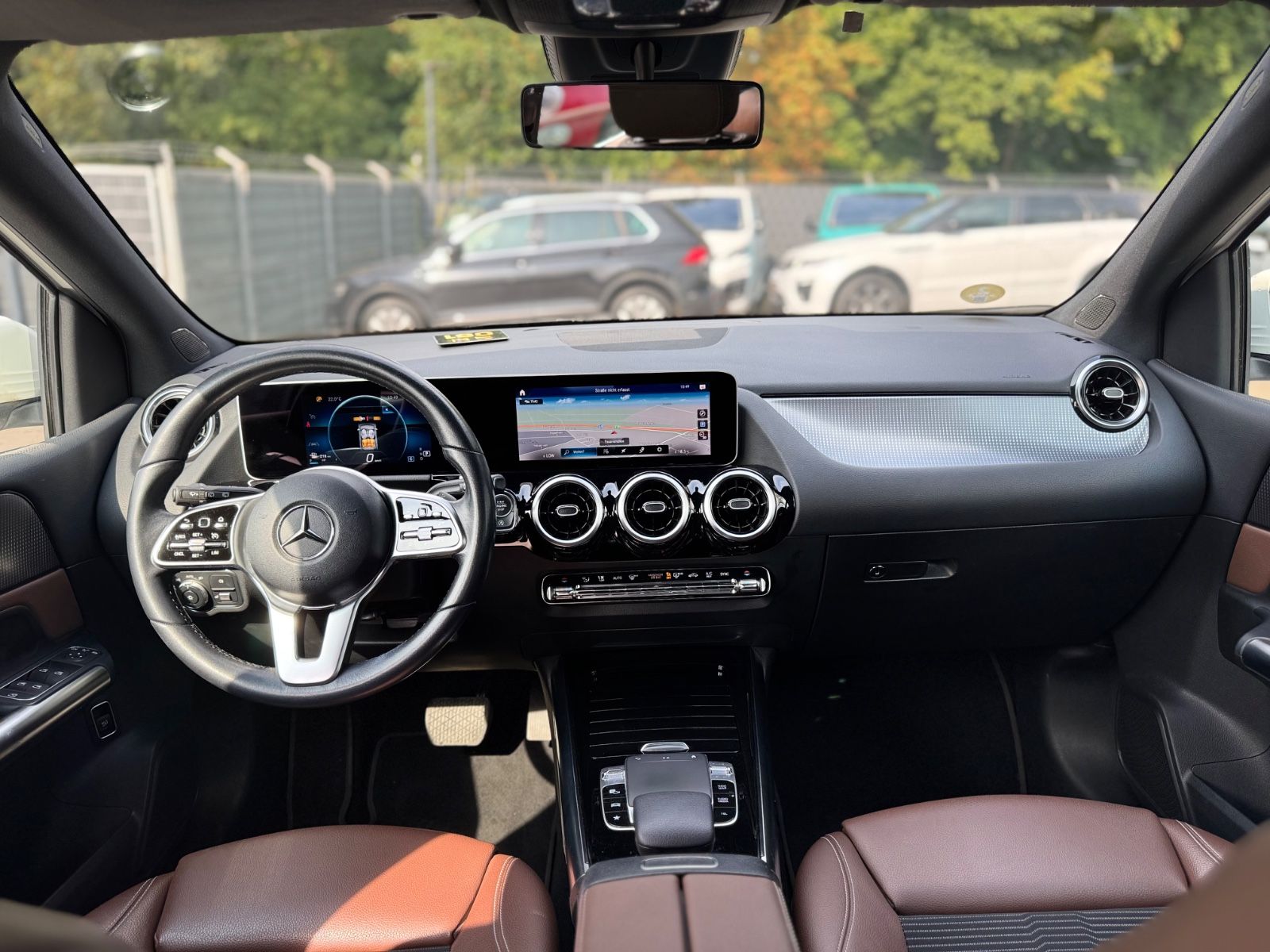 Fahrzeugabbildung Mercedes-Benz B 180 *SPORTPAKET*MULTIBEAM*LEDER BRAUN*LED*