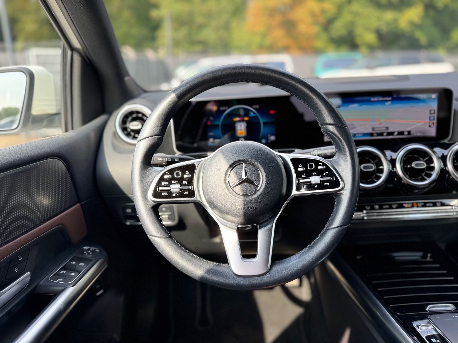 Fahrzeugabbildung Mercedes-Benz B 180 *SPORTPAKET*MULTIBEAM*LEDER BRAUN*LED*